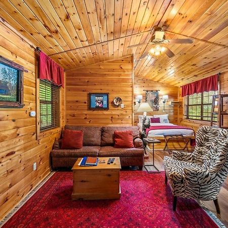 Cabin 5 Studio Cabin With Hot Tub, Water View And Fire Pit Villa Sevierville Exteriör bild